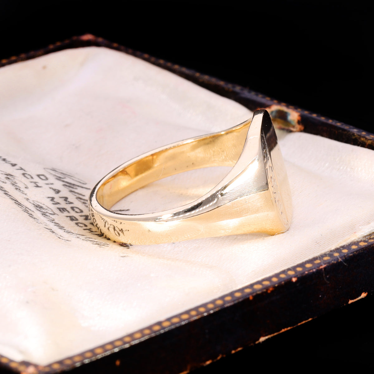 The Vintage 6.71g Rounded Square Engraved Signet Ring