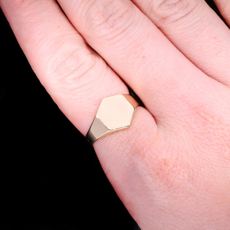 The Vintage 1987 9ct Gold Hexagonal Signet Ring
