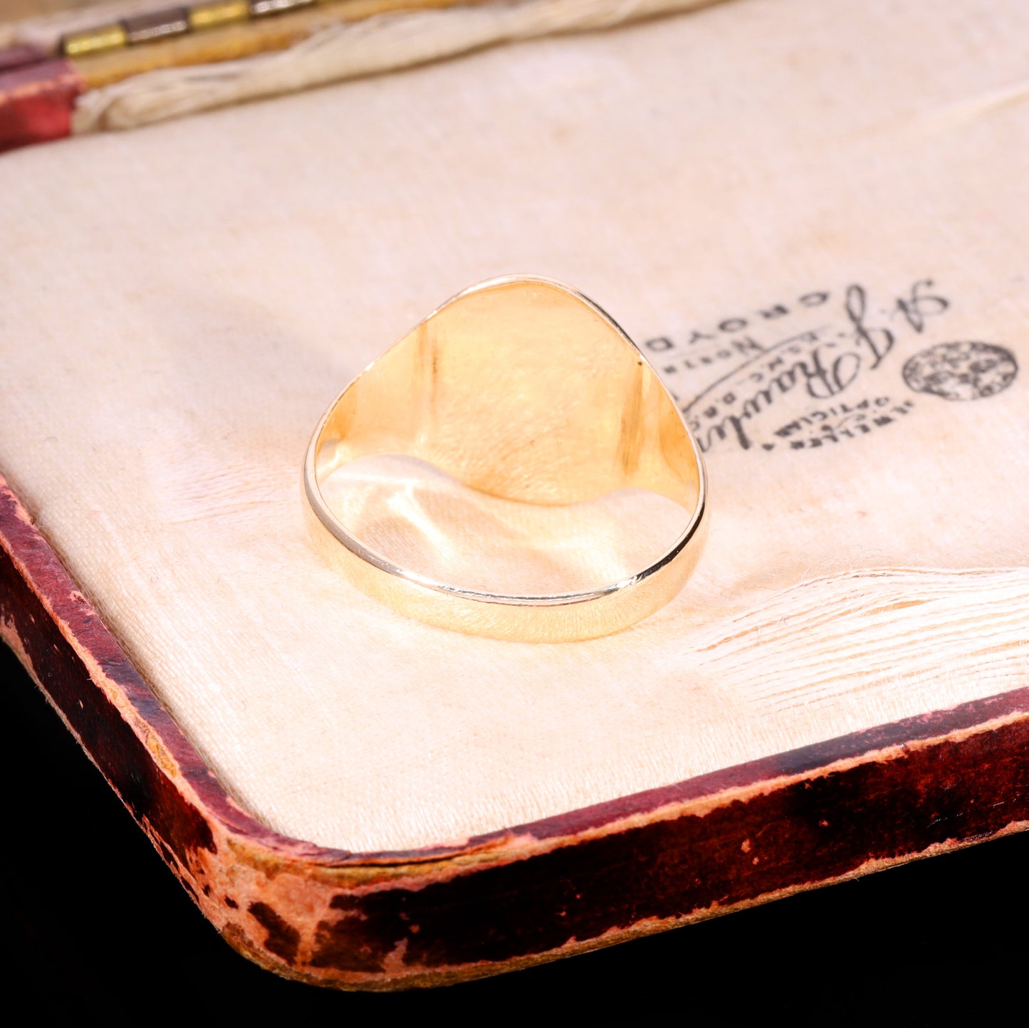 The Vintage 1968 9ct Gold Plain Oval Signet Ring