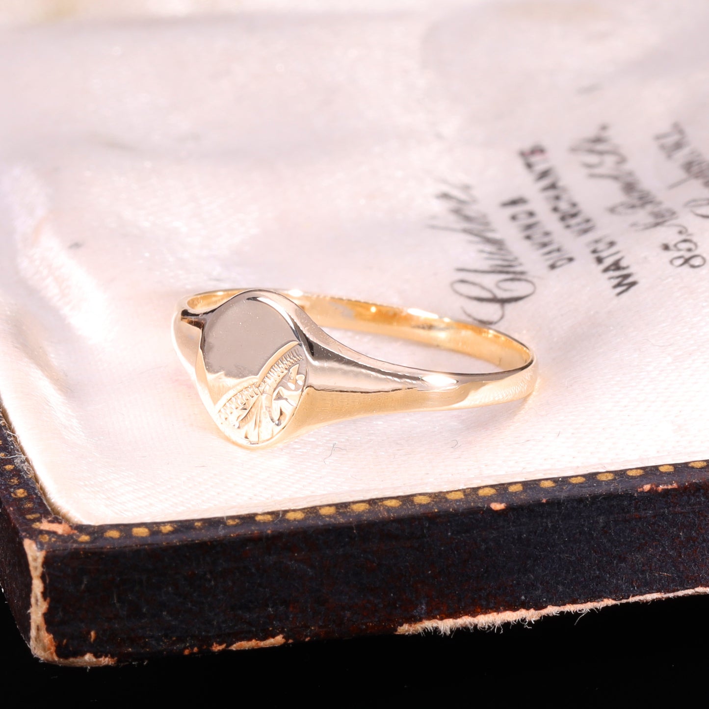 The Vintage 1997 9ct Gold Dainty Oval Signet Ring