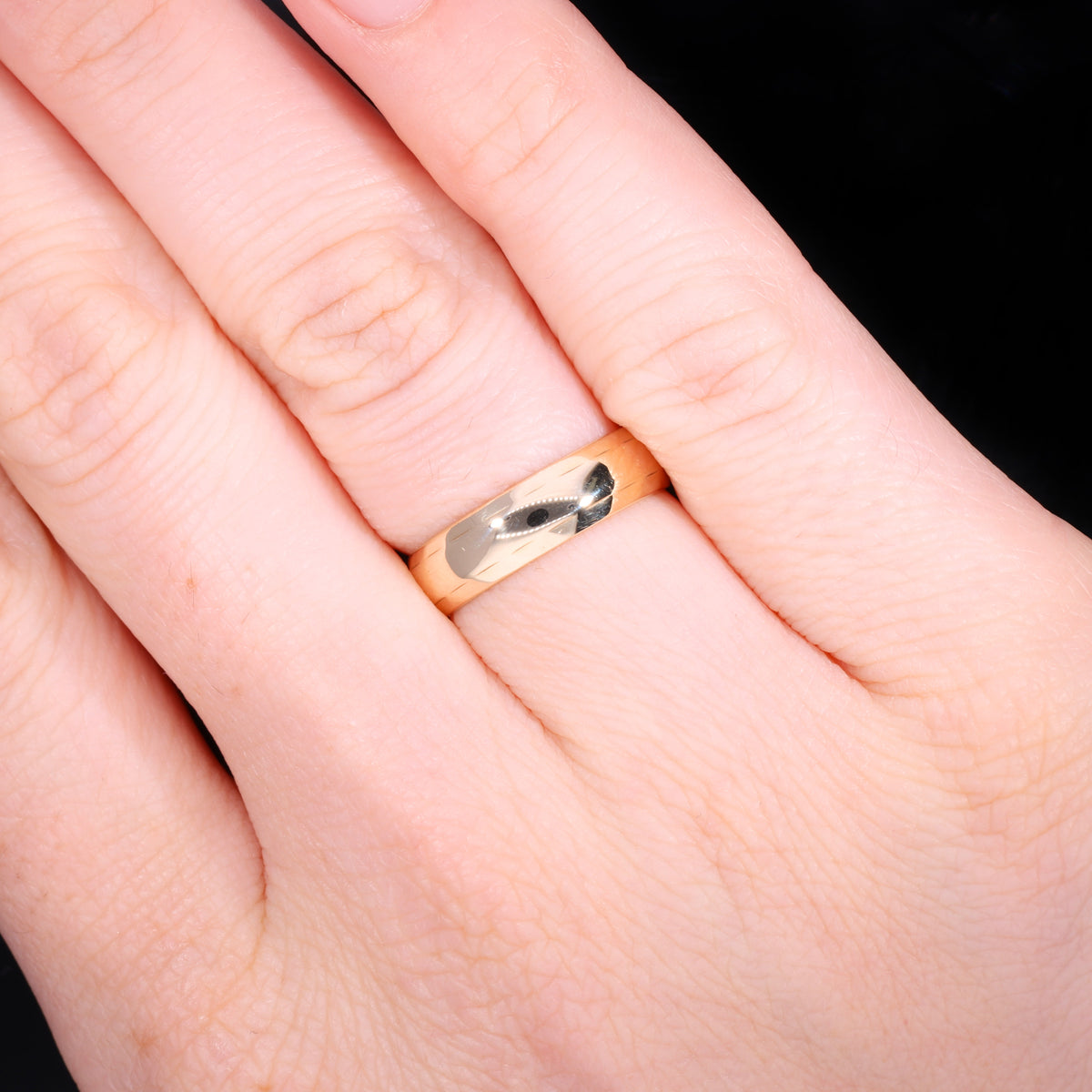 The Vintage 1982 9ct Gold Bevelled Edge Wedding Ring