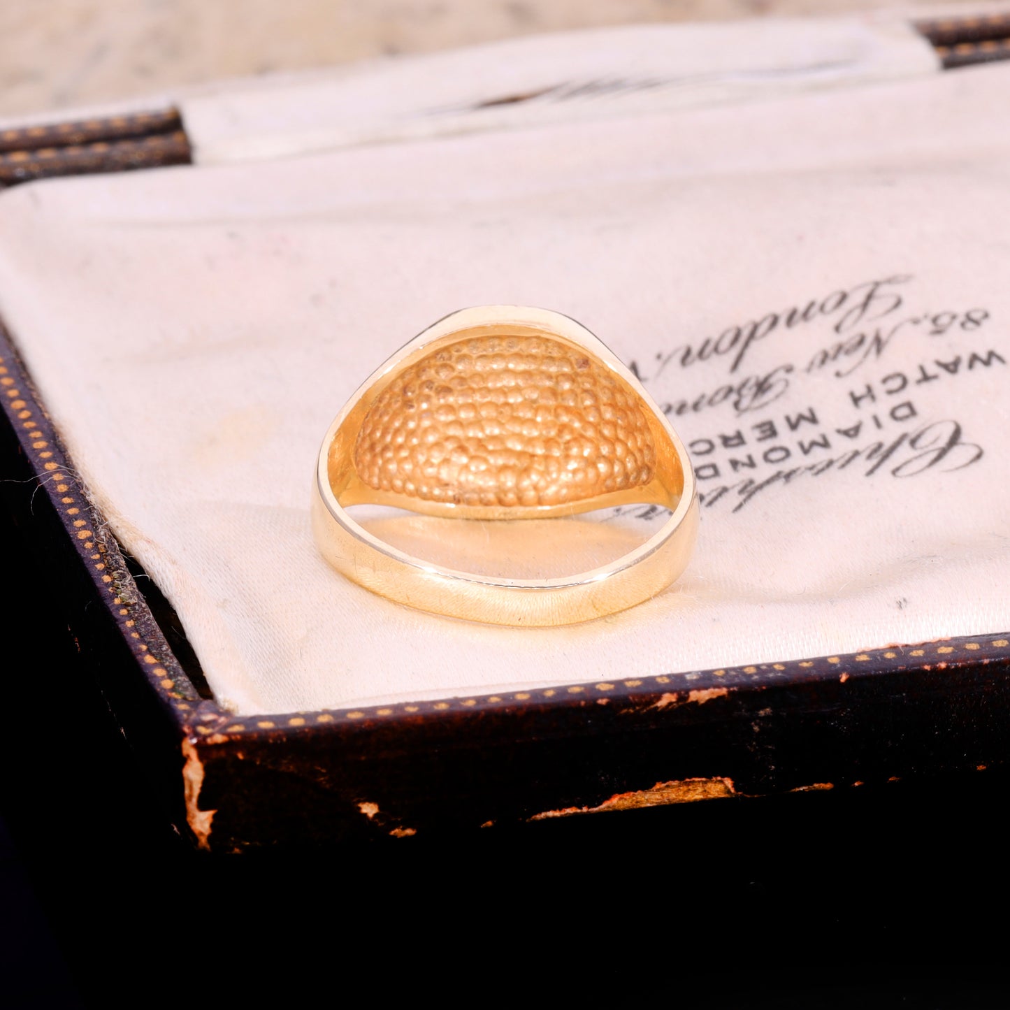 The Vintage 1986 Diagonal Pattern Signet Ring