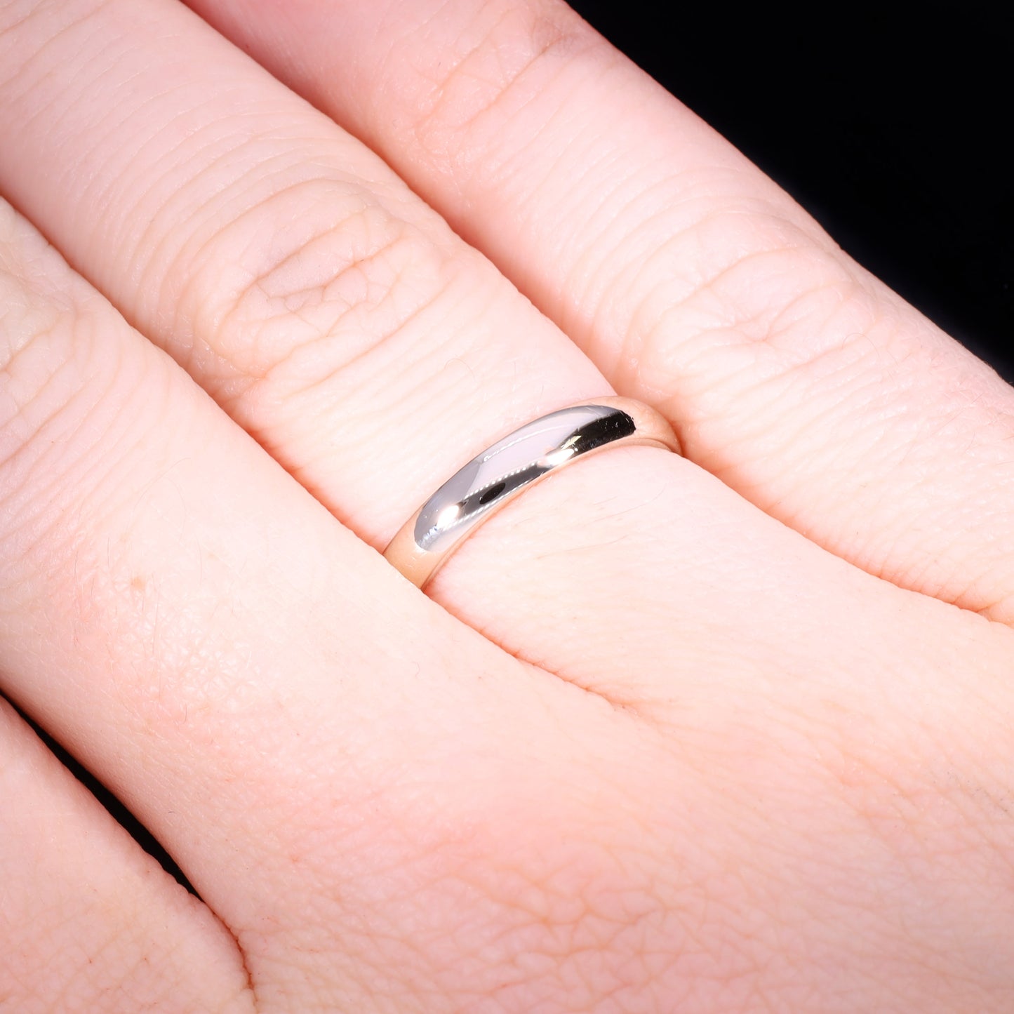 The Vintage 9ct White Gold 2.4g Wedding Ring