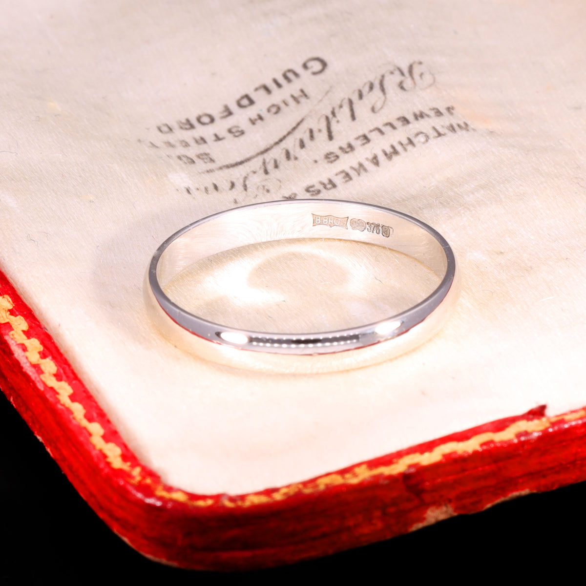 The Vintage 9ct White Gold D-Shaped Wedding Ring