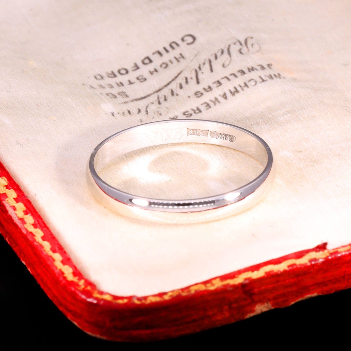 The Vintage 9ct White Gold D-Shaped Wedding Ring