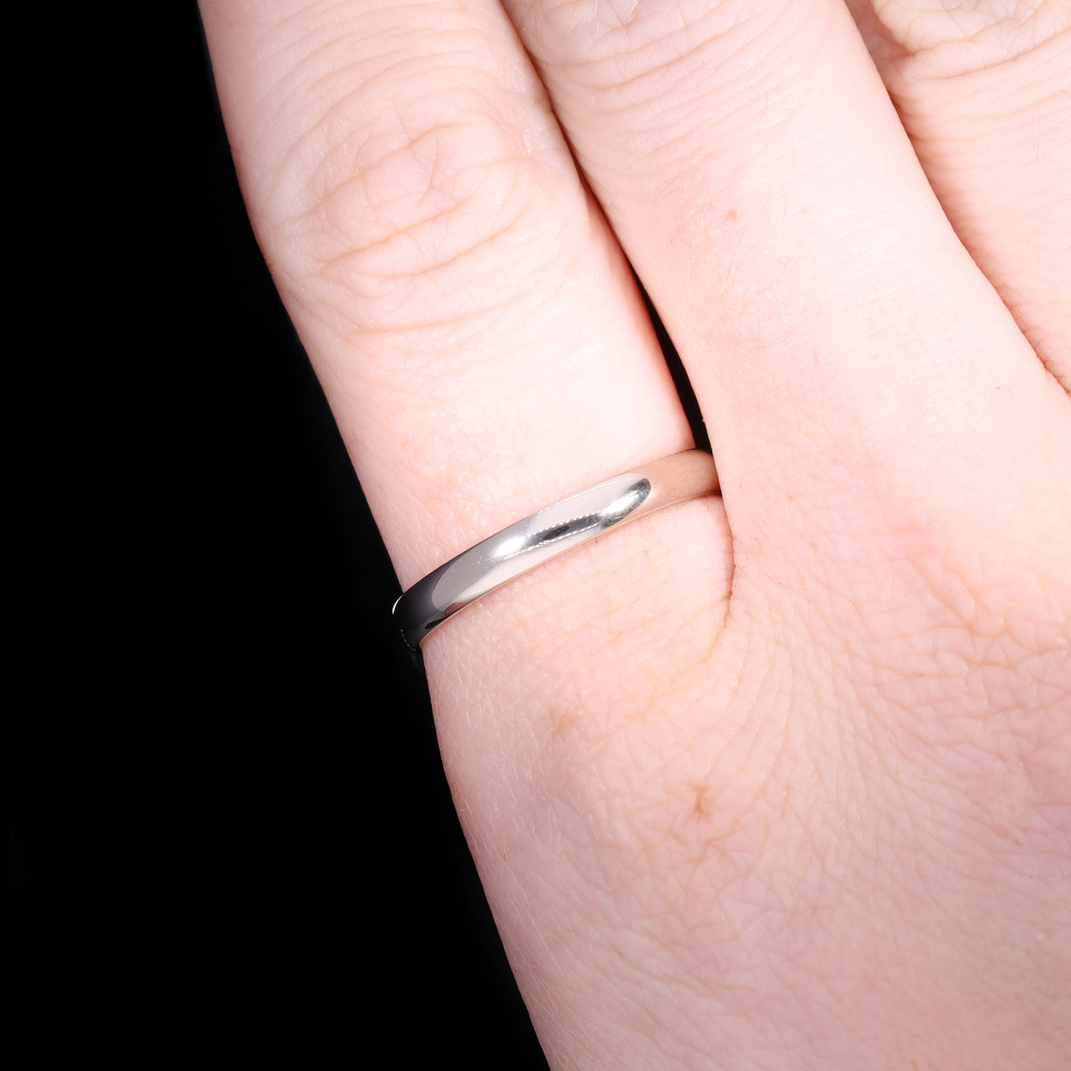 The Vintage 9ct White Gold D-Shaped Wedding Ring