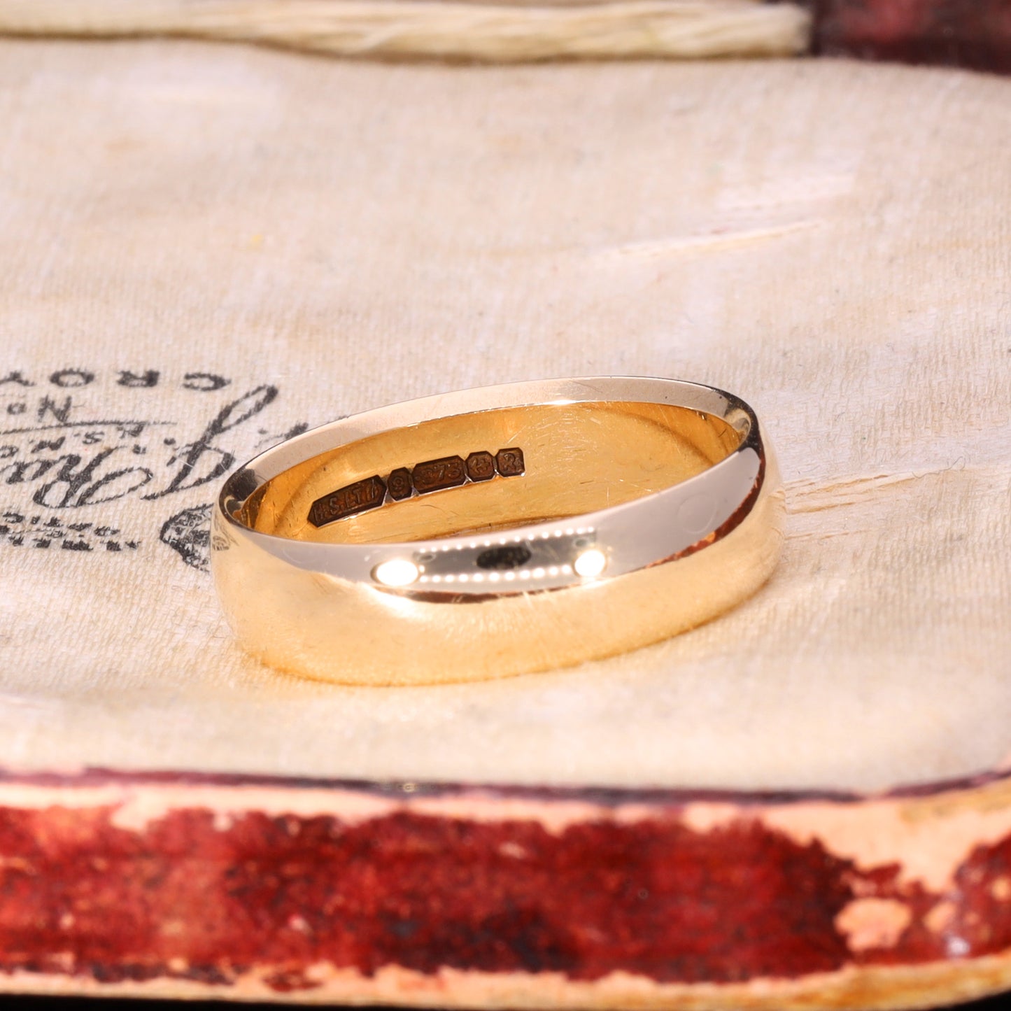 Birmingham 1966 hallmark stamps on inner band of 9ct gold ring