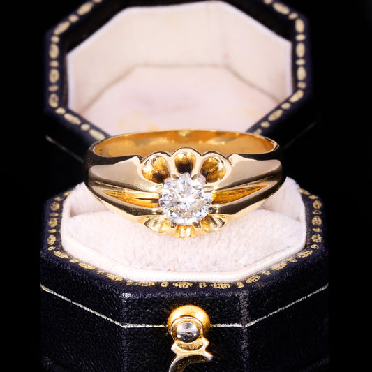Front view of vintage 18ct gold diamond solitaire in buttercup setting