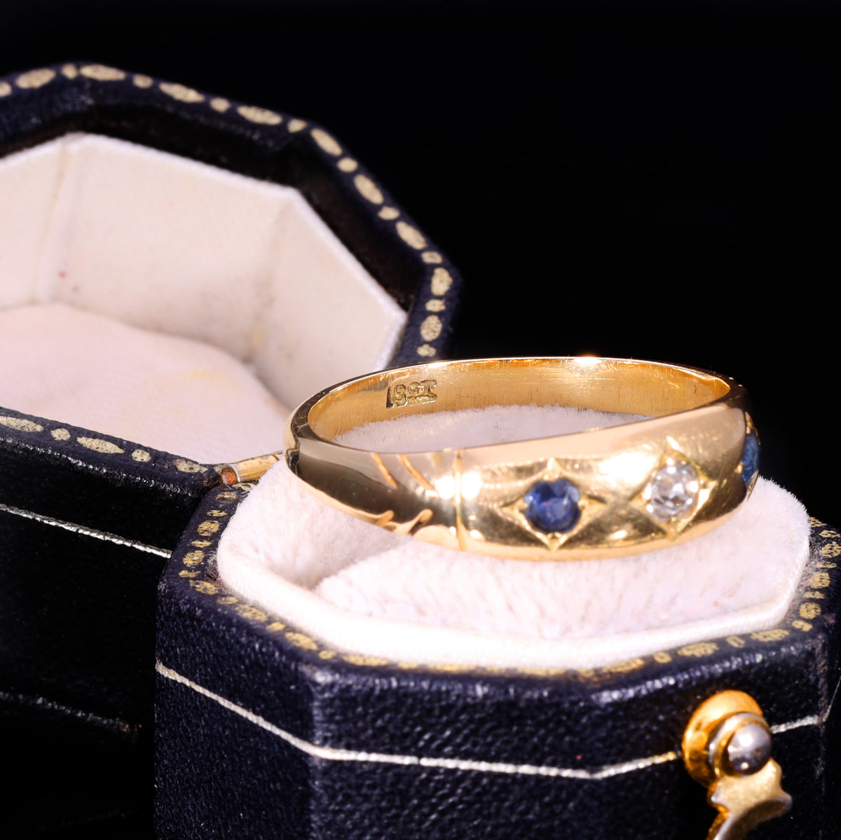 Inner band showing 18ct gold hallmark stamp on Victorian sapphire and diamond ring