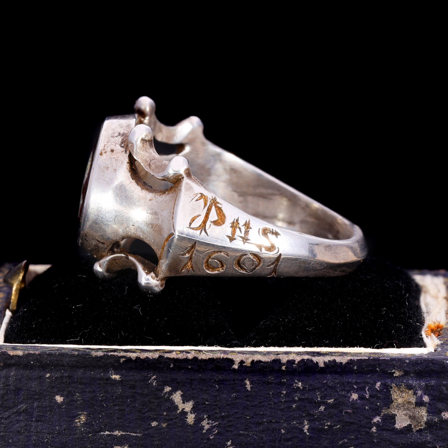 The Ancient 1601 Renaissance Silver Memento Mori Portrait Ring