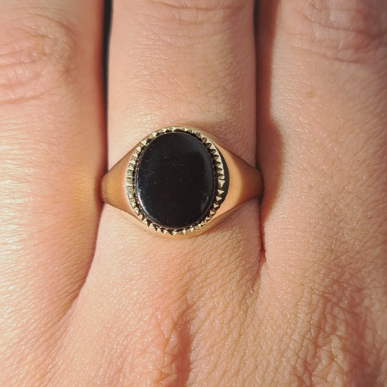 The Vintage Onyx Classic Signet Ring