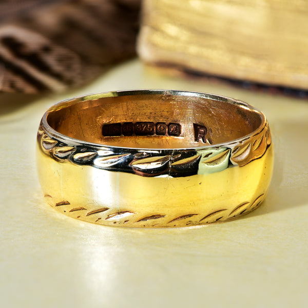 The Vintage 1975 Patterned 9ct Gold Wedding Ring - Antique Jewellers